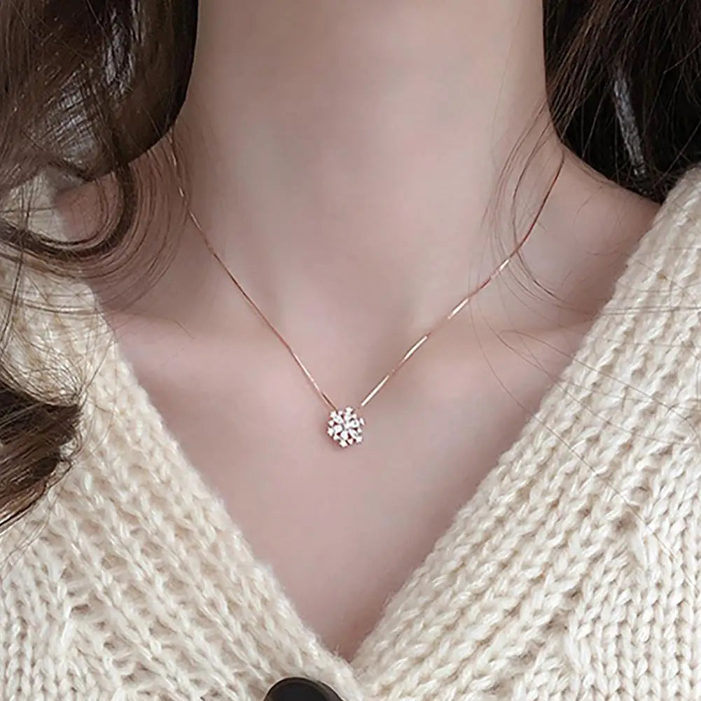 Collier Pendentif Flocon de Neige - Simple et Élégant