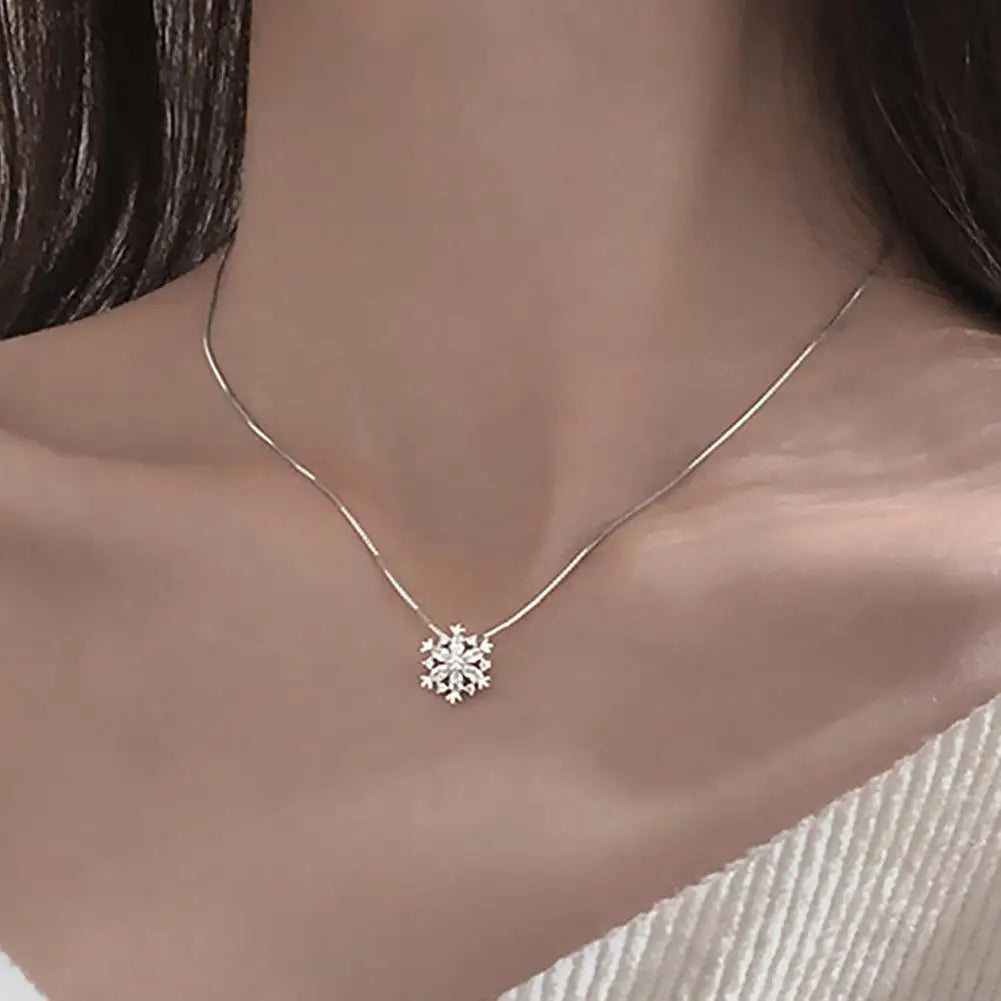 Collier Pendentif Flocon de Neige - Simple et Élégant